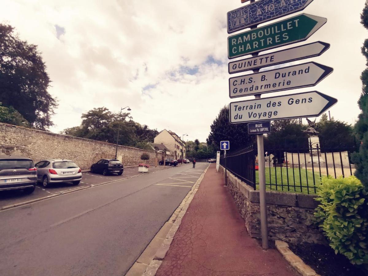 Bel Appartement Prés de la gare RER C -REFAIT A NEUF -spacieux 4 pièces Étampes Esterno foto