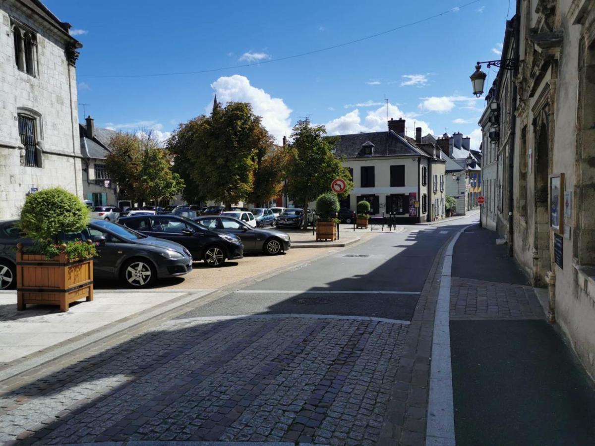 Bel Appartement Prés de la gare RER C -REFAIT A NEUF -spacieux 4 pièces Étampes Esterno foto